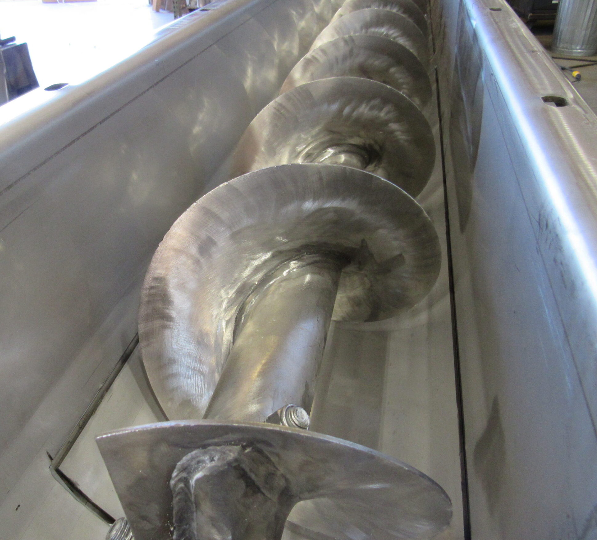 feeder screws and conveyors